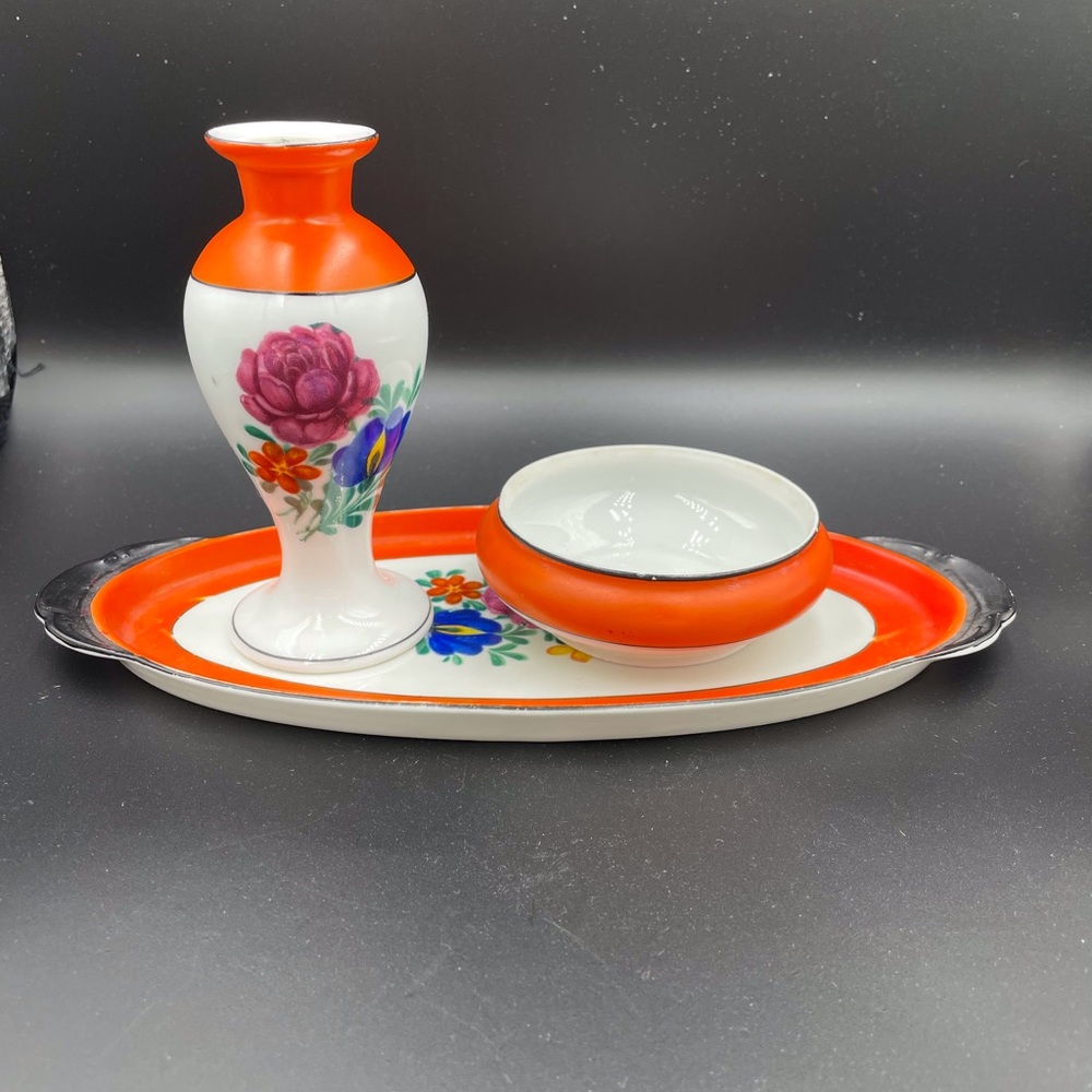 ANTQ Victoria Czechoslovakia Art Deco orange with flowers 3 pce vanity set